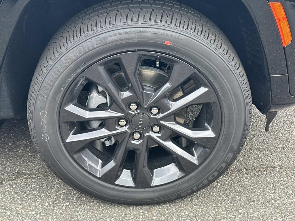 New 2026 Jeep Grand Cherokee Limited AWD/4WD image 11