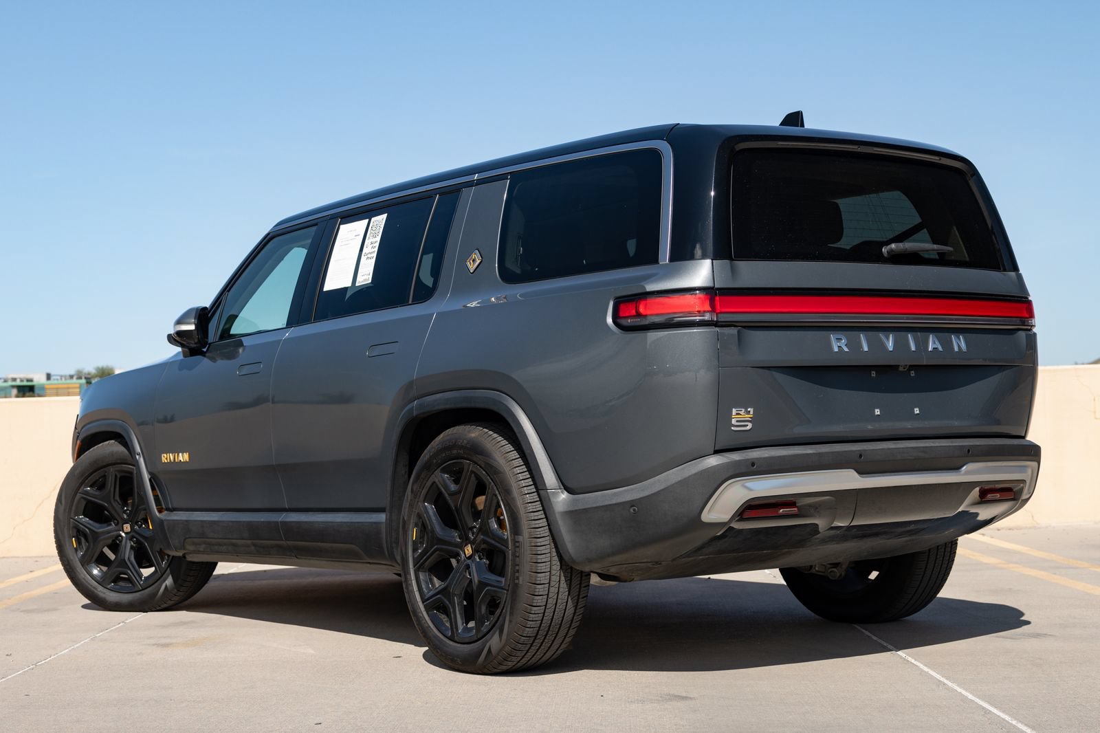 Used 2023 Rivian R1S Adventure AWD/4WD image 4