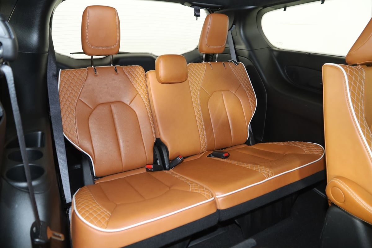 Used 2024 Chrysler Pacifica Pinnacle image 15