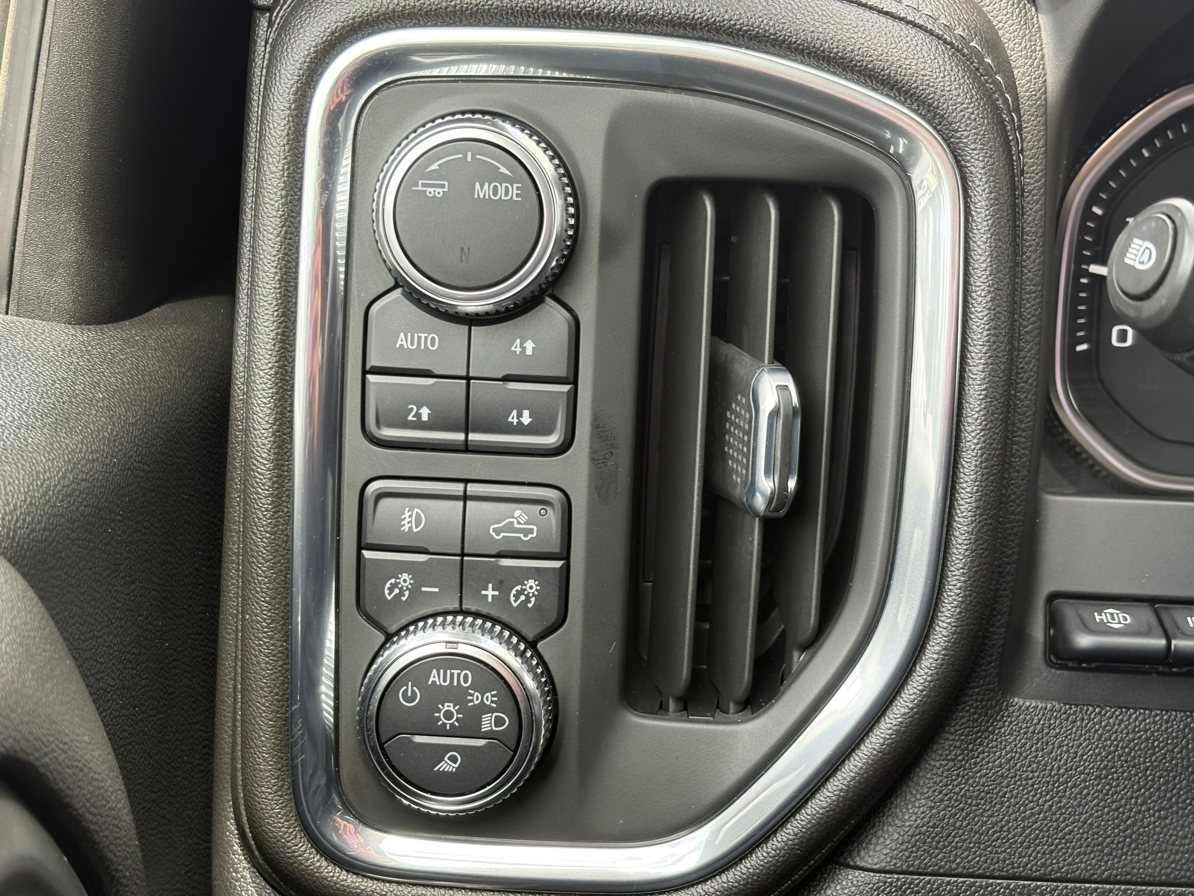 Used 2022 GMC Sierra 2500 Denali w/ Denali Ultimate Package AWD/4WD image 26