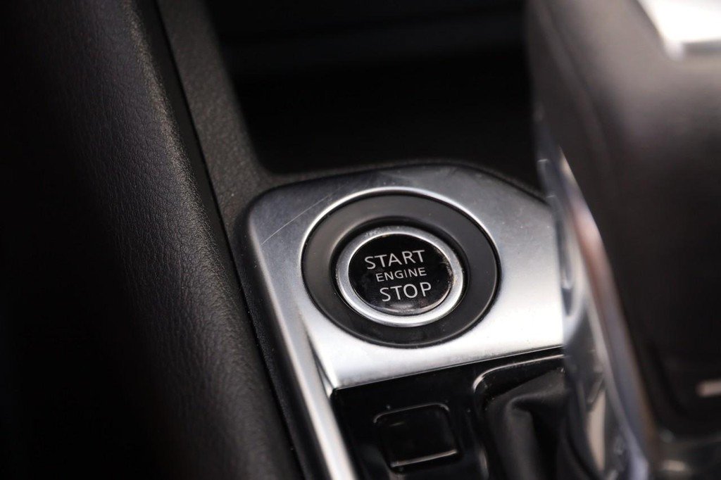 Used 2020 Nissan Sentra SV FWD image 14