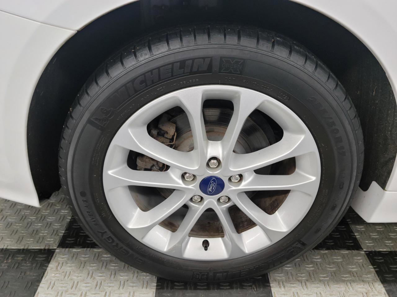 Used 2020 Ford Fusion SE FWD image 21