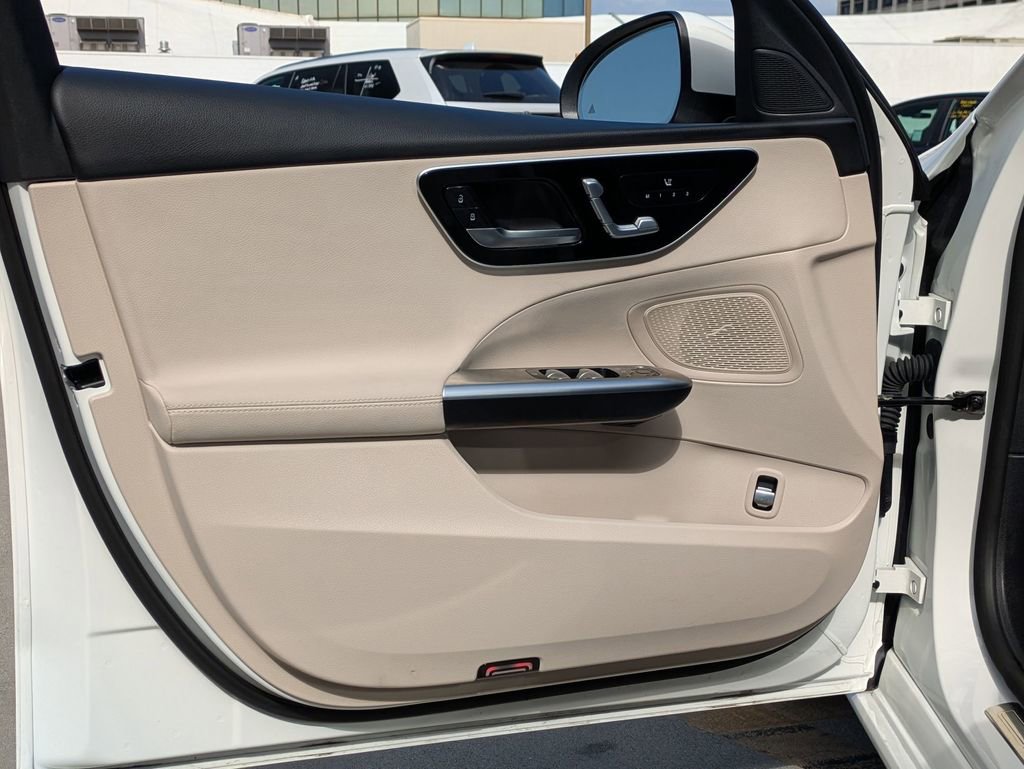 Used 2025 Mercedes-Benz C 300 4MATIC Sedan image 11