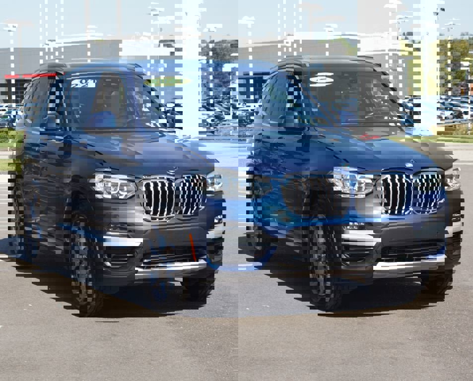 Used 2021 BMW X3 xDrive30i w/ Premium Package image 2
