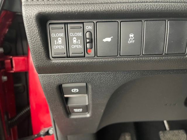 Used 2025 Honda Odyssey Sport-L image 36