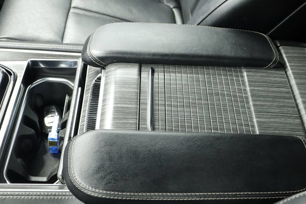Certified 2024 Jeep Wagoneer Series II w/ Flexible Seating Group AWD/4WD image 44