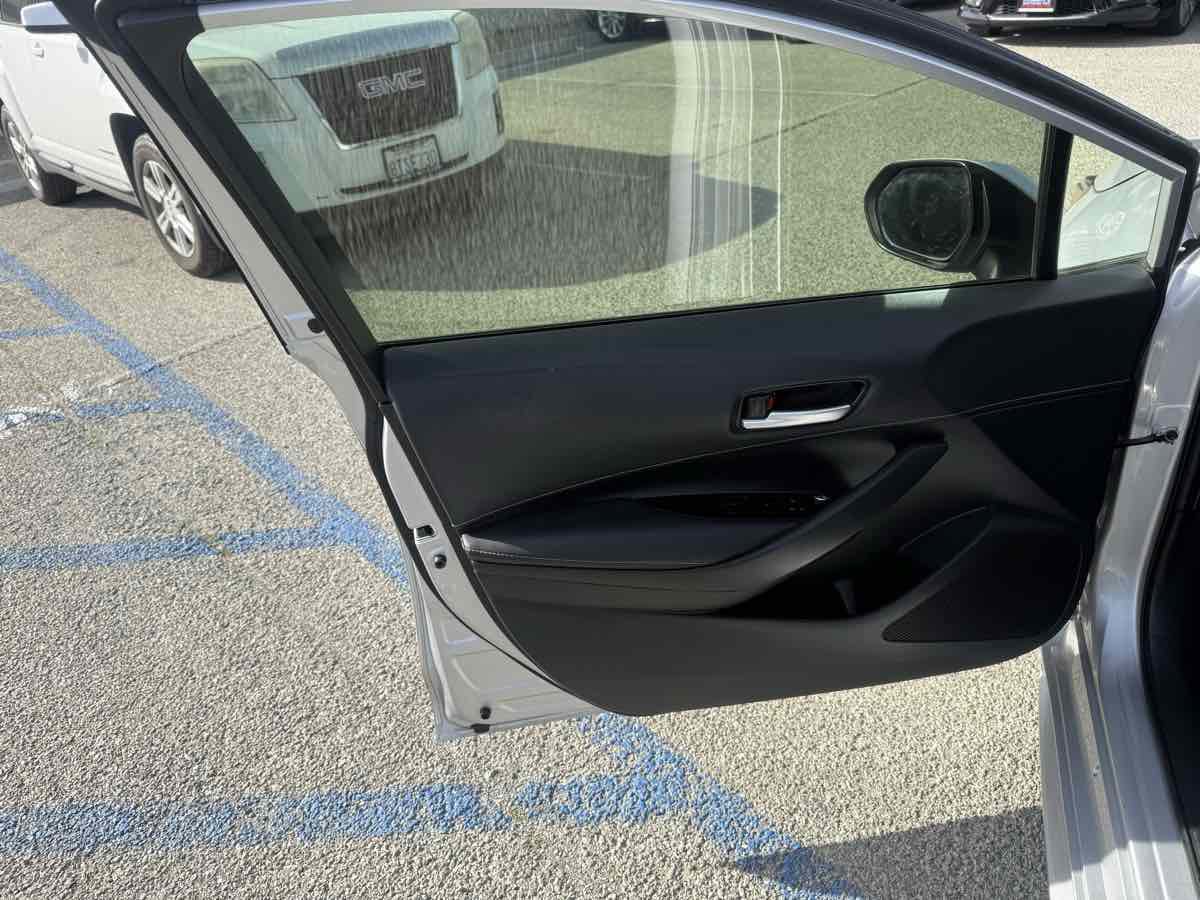 Used 2020 Toyota Corolla SE w/ Carpet Mat Package image 6