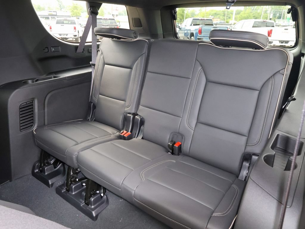 New 2026 GMC Yukon XL Elevation w/ Elevation Premium Package AWD/4WD image 13