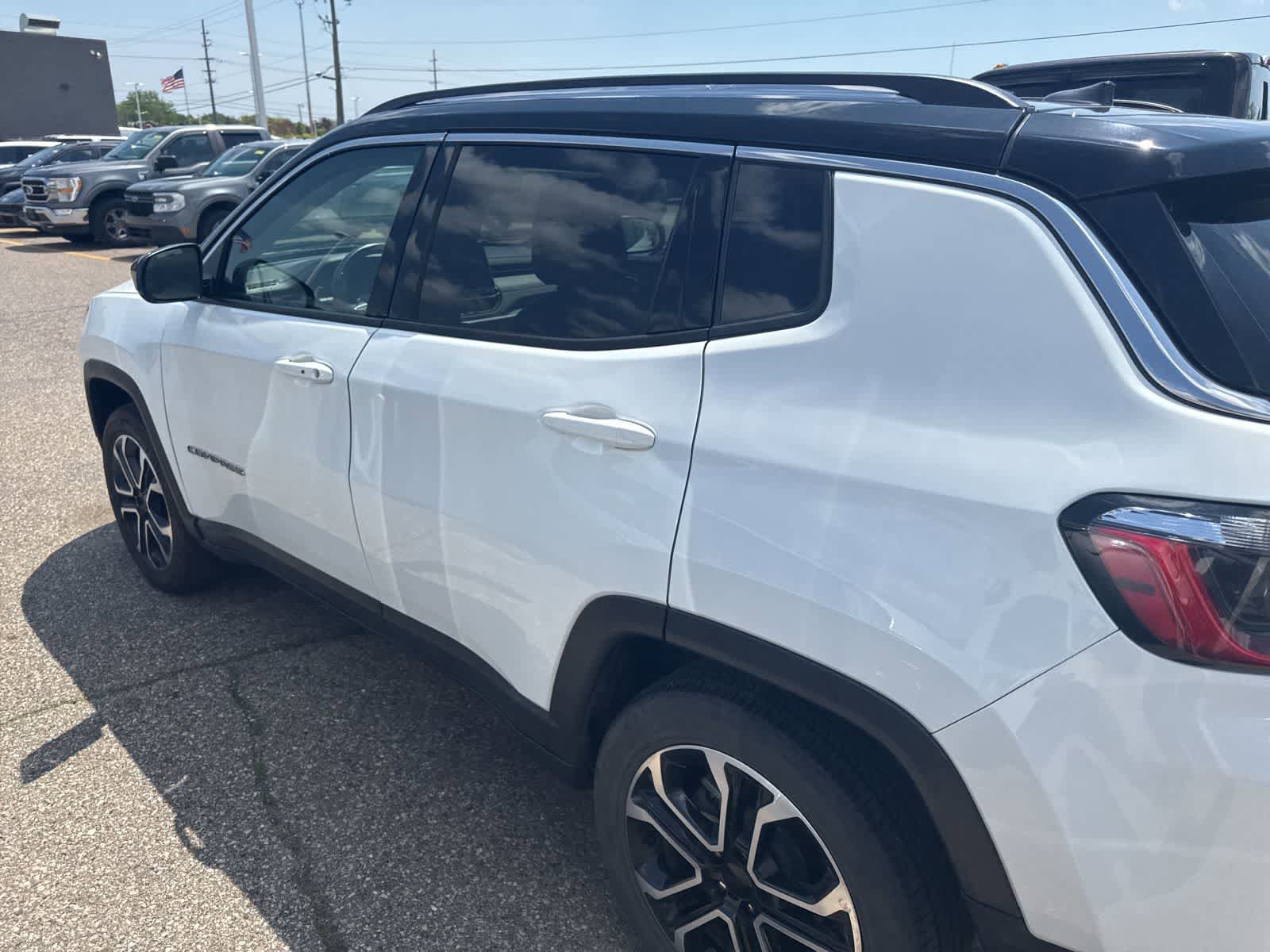 Used 2022 Jeep Compass Limited AWD/4WD image 27