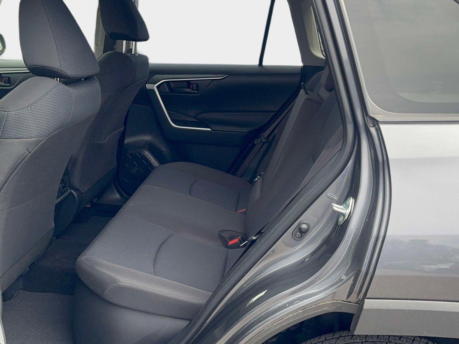 Certified 2022 Toyota RAV4 LE w/ Carpet Mat Package (TMS) image 14