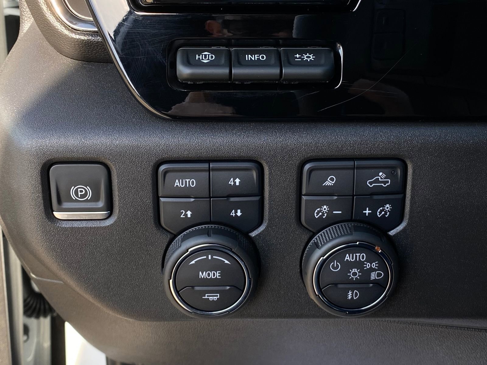 Used 2024 Chevrolet Silverado 1500 ZR2 w/ Technology Package AWD/4WD image 25