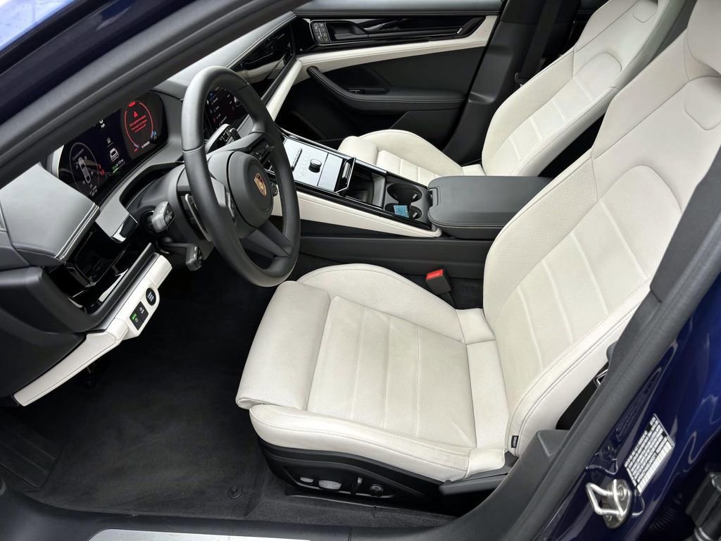 Used 2025 Porsche Panamera 4 image 20