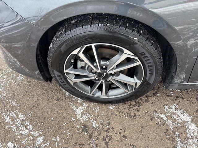 Used 2024 Kia Forte LXS image 43