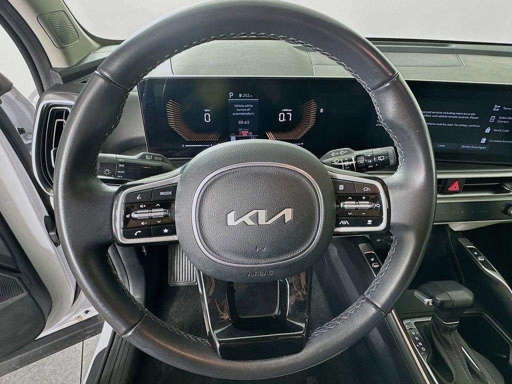 Certified 2025 Kia Sorento S image 23