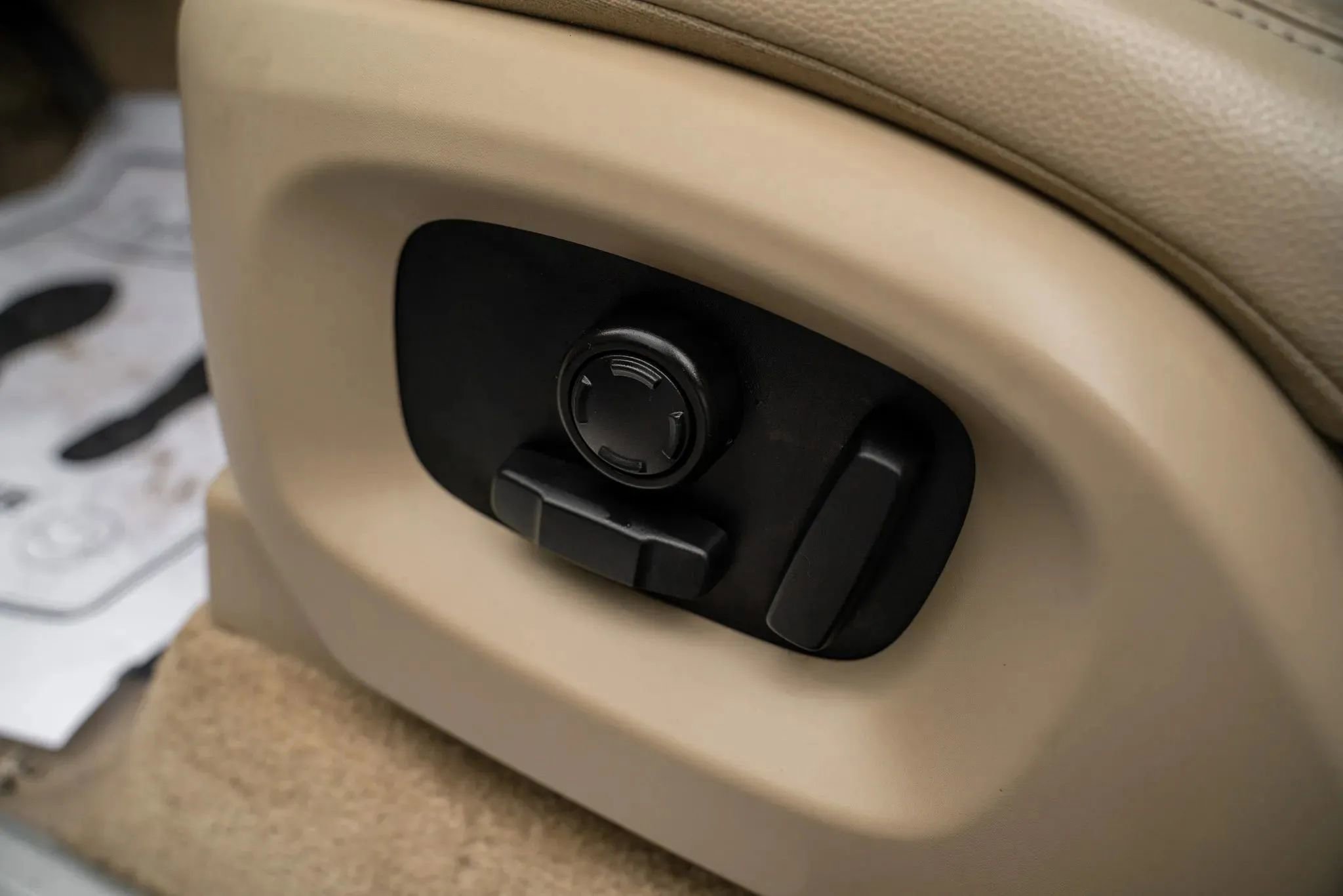 Used 2016 Land Rover Range Rover image 17