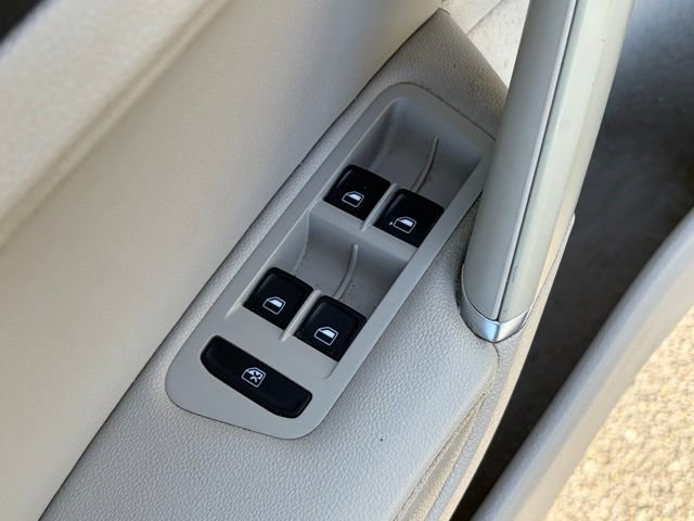 Used 2015 Volkswagen Golf TDI SE image 12