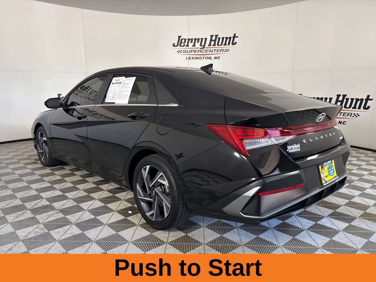 Used 2025 Hyundai Elantra Limited FWD image 7