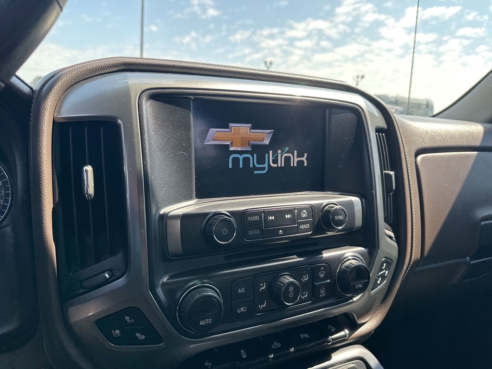 Used 2016 Chevrolet Silverado 1500 LTZ Z71 w/ LTZ Plus Package AWD/4WD image 9