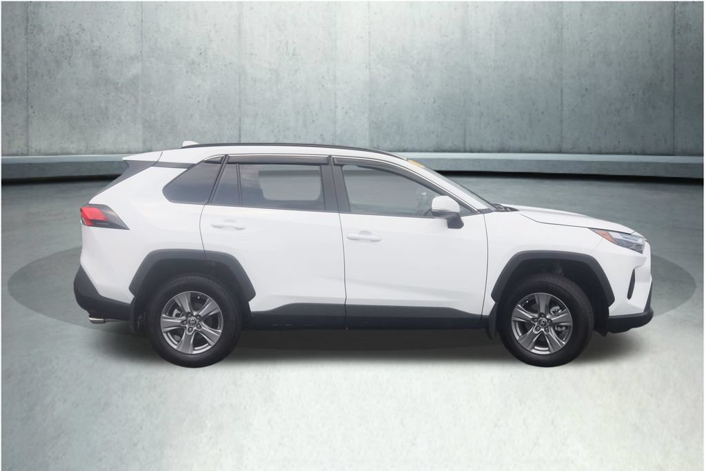 Used 2025 Toyota RAV4 XLE AWD/4WD image 11