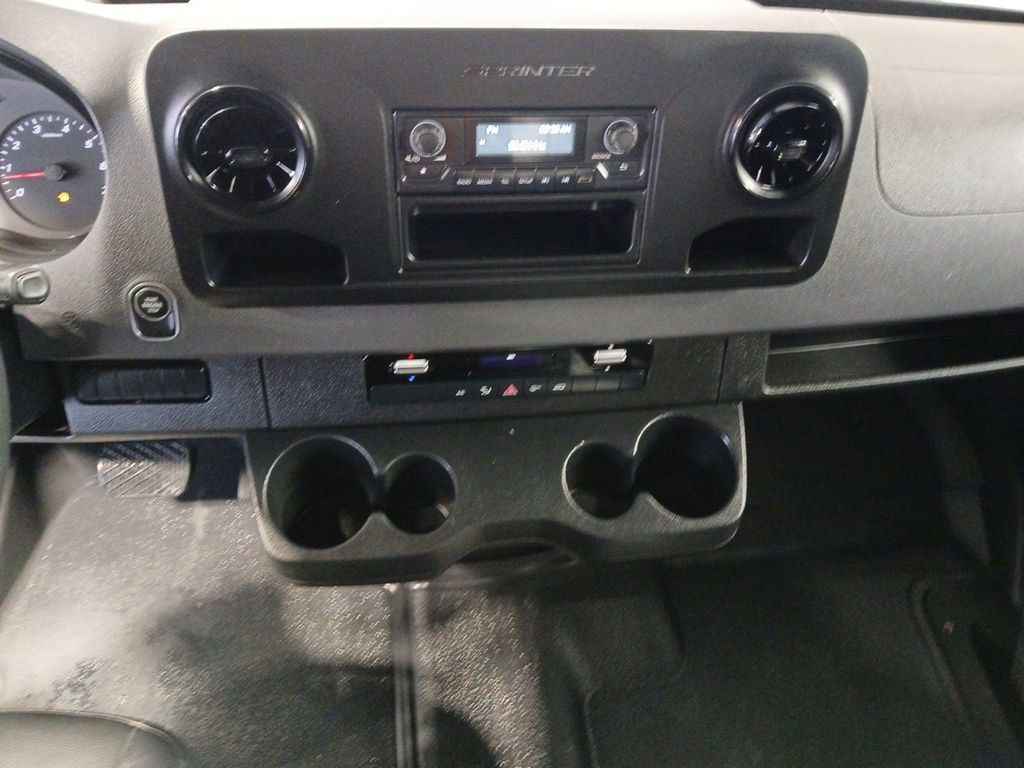 Used 2021 Mercedes-Benz Sprinter 2500 image 3