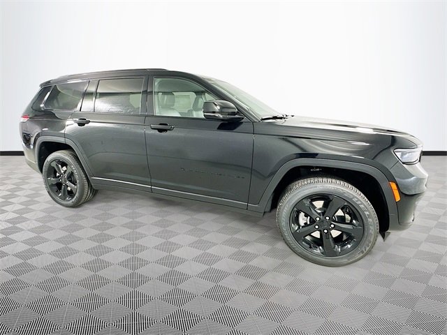 New 2025 Jeep Grand Cherokee L Altitude image 3