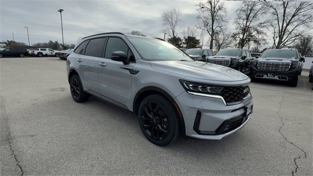 Used 2022 Kia Sorento SX image 2