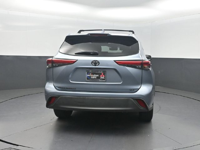 Used 2022 Toyota Highlander XLE FWD image 26