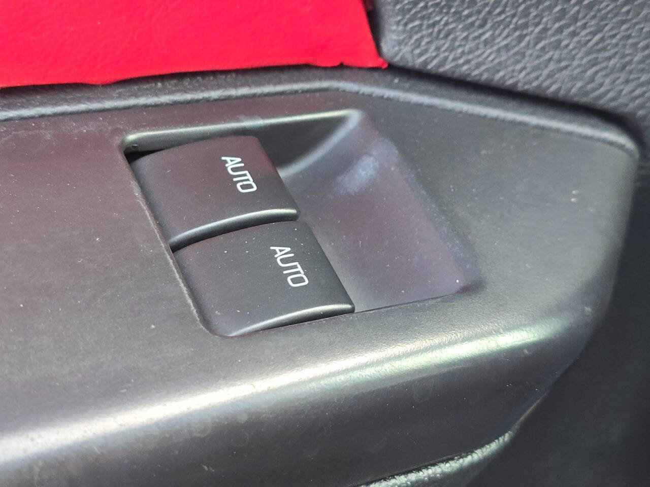 Used 2012 Ford Mustang GT image 22