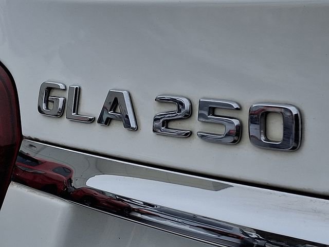 Used 2019 Mercedes-Benz GLA 250 4MATIC w/ Premium Package image 30