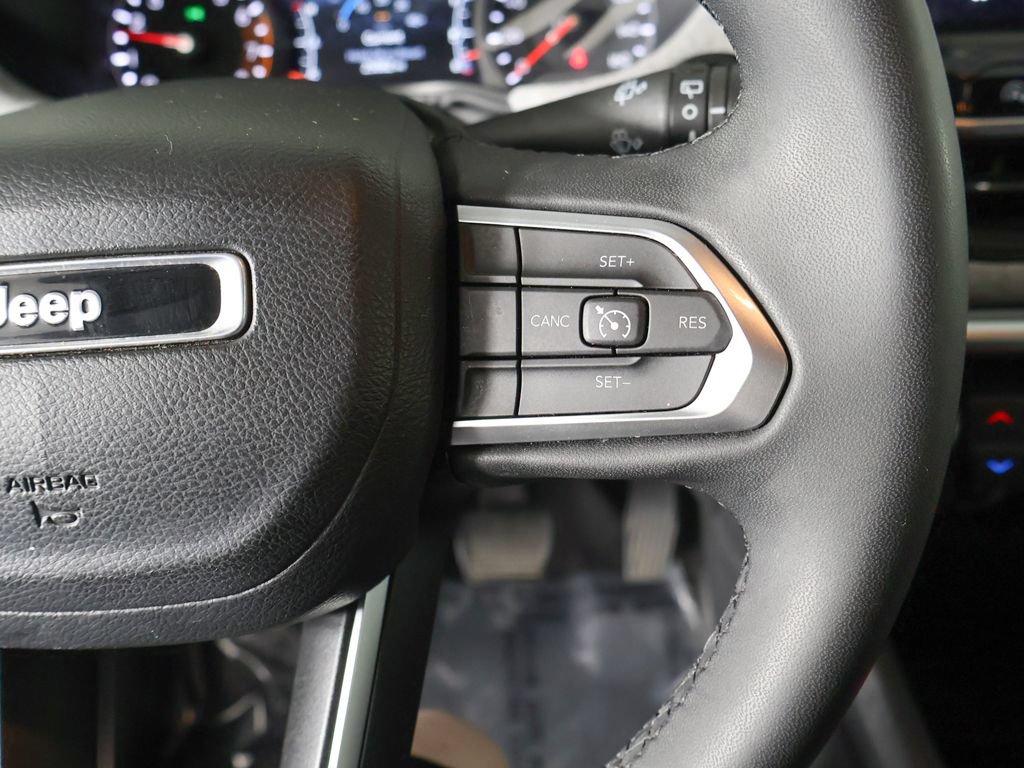 Used 2023 Jeep Compass Latitude AWD/4WD image 37