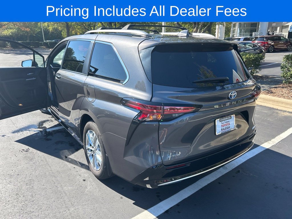 New 2025 Toyota Sienna Limited FWD image 18