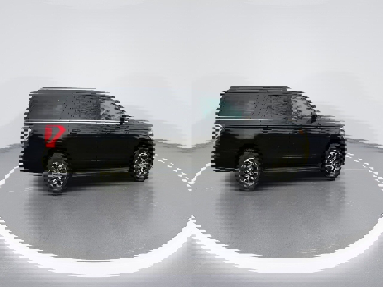 Used 2021 Ford Expedition Max XLT image 22