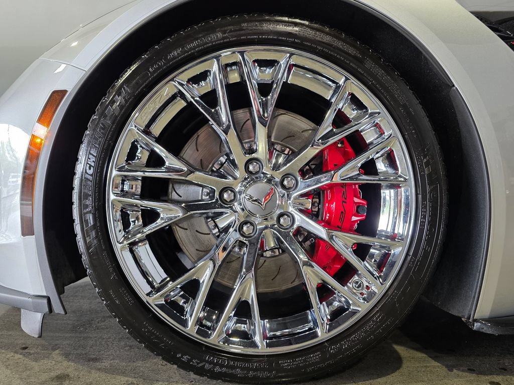 Used 2016 Chevrolet Corvette Z06 w/ 3LZ Preferred Equipment Group RWD image 23