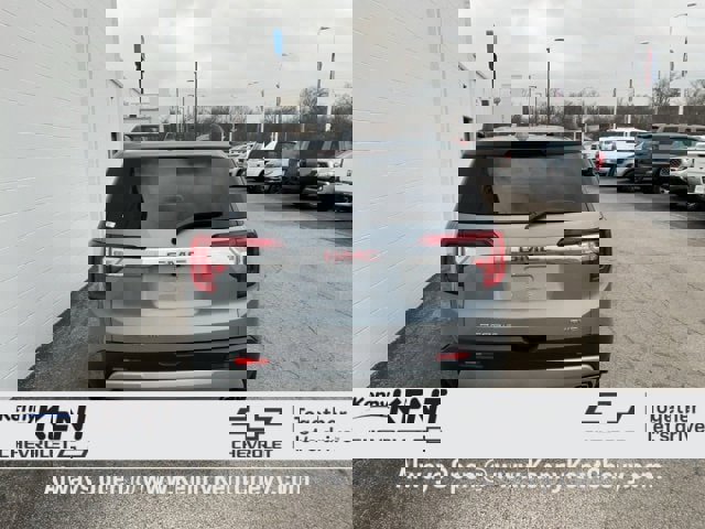 Used 2023 GMC Acadia SLE w/ Driver Convenience Package image 7