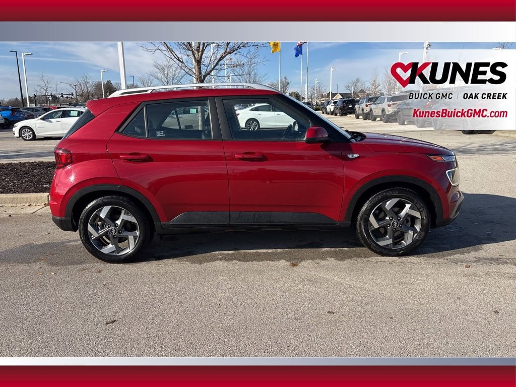 Used 2023 Hyundai Venue Limited w/ Cargo Package image 4