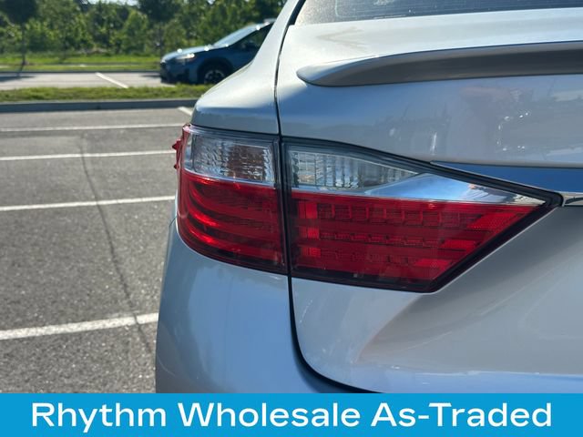 Used 2013 Lexus ES 300h w/ Luxury Pkg FWD image 35