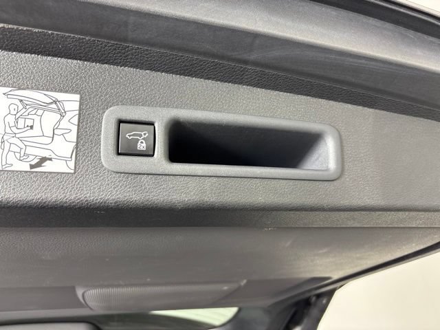 Used 2023 Toyota Sienna XLE AWD/4WD image 21