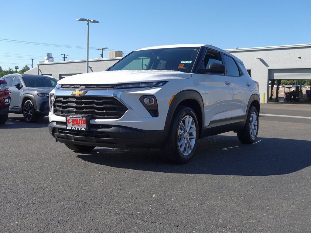 Used 2025 Chevrolet TrailBlazer LS w/ LS Convenience Package FWD image 7