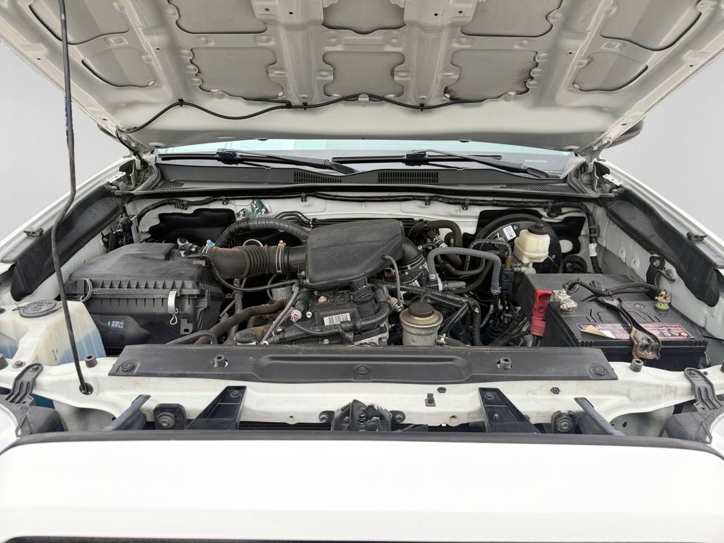 Used 2019 Toyota Tacoma SR image 9