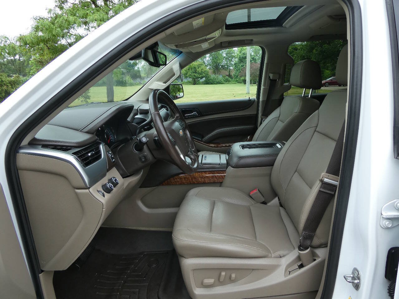 Used 2017 Chevrolet Tahoe Premier AWD/4WD image 9