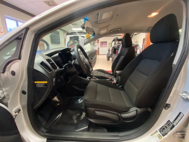 Used 2017 Kia Forte LX FWD image 18
