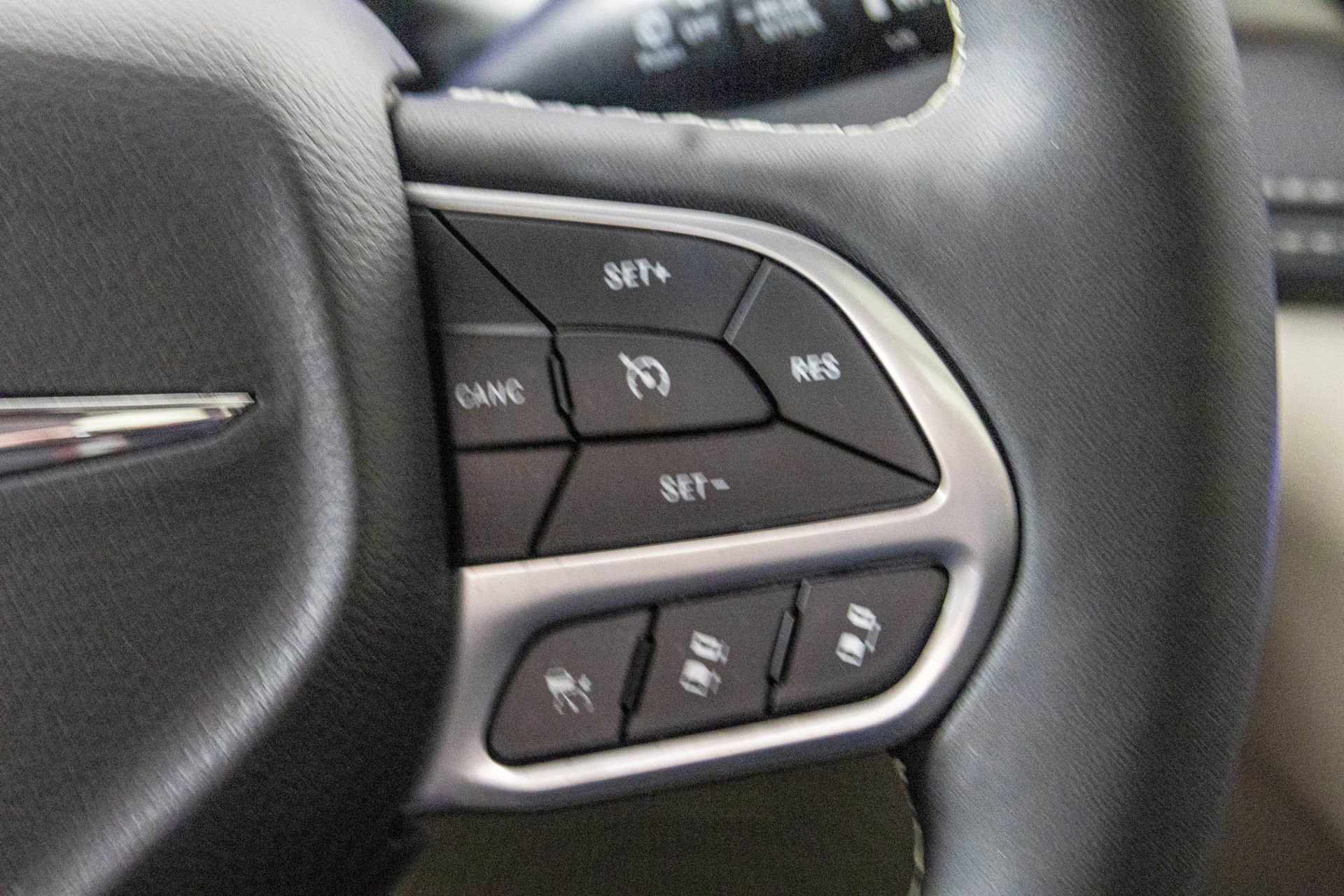 Used 2024 Chrysler Pacifica Touring-L image 35