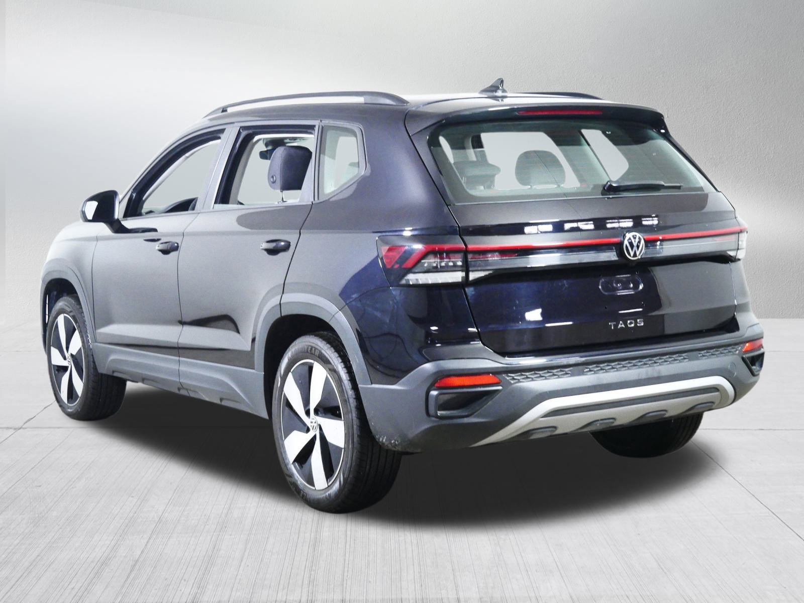 Used 2025 Volkswagen Taos S AWD/4WD image 5