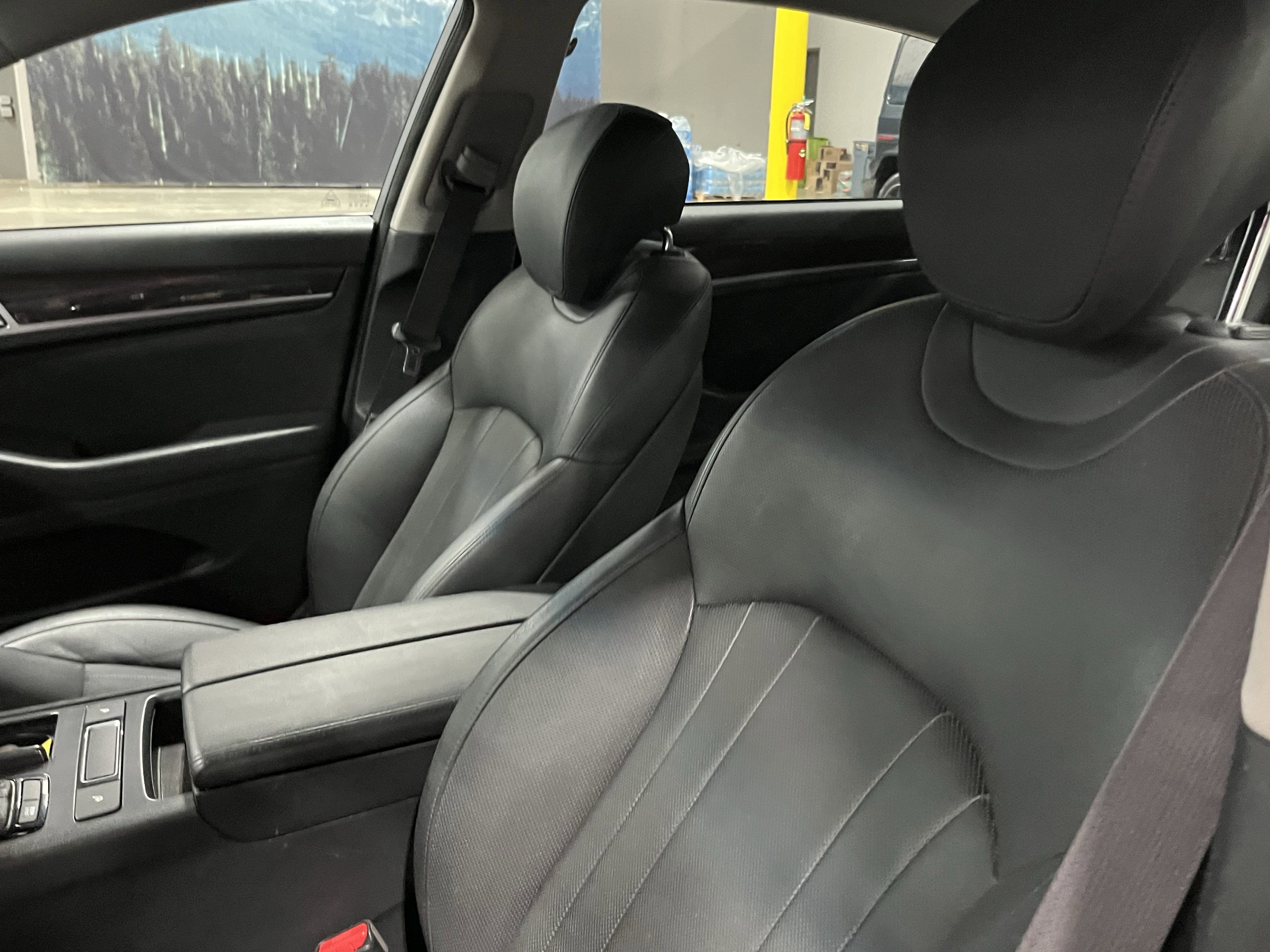 Used 2016 Hyundai Genesis 3.8 RWD image 18