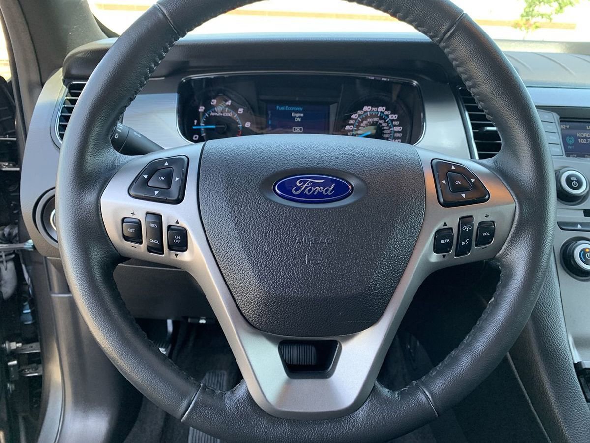 Used 2018 Ford Taurus SEL FWD image 17