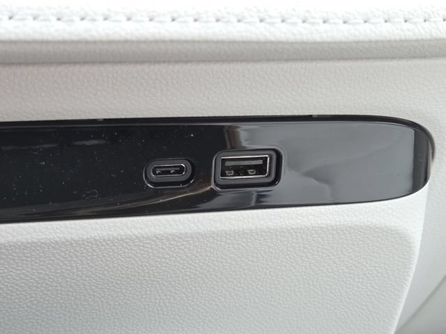 New 2026 Buick Enclave Avenir w/ Super Cruise Package FWD image 9