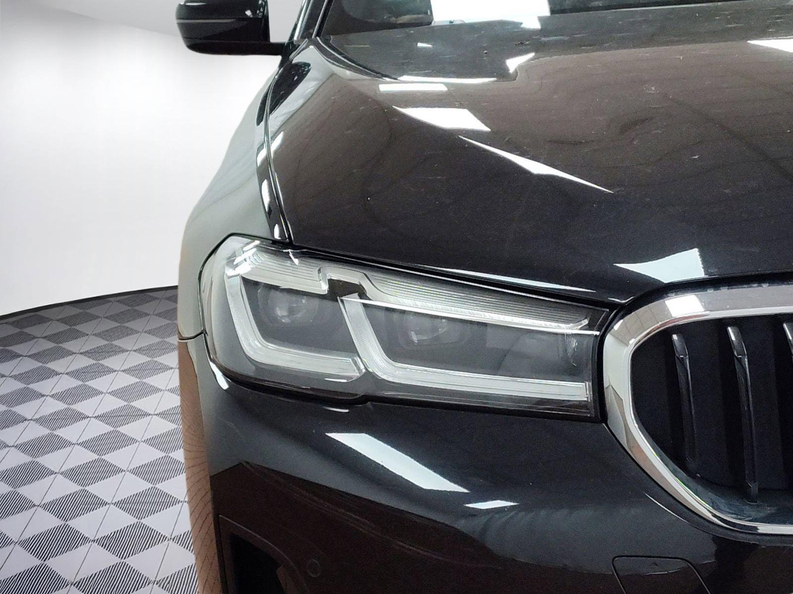 Used 2023 BMW 530i xDrive w/ Premium Package image 8