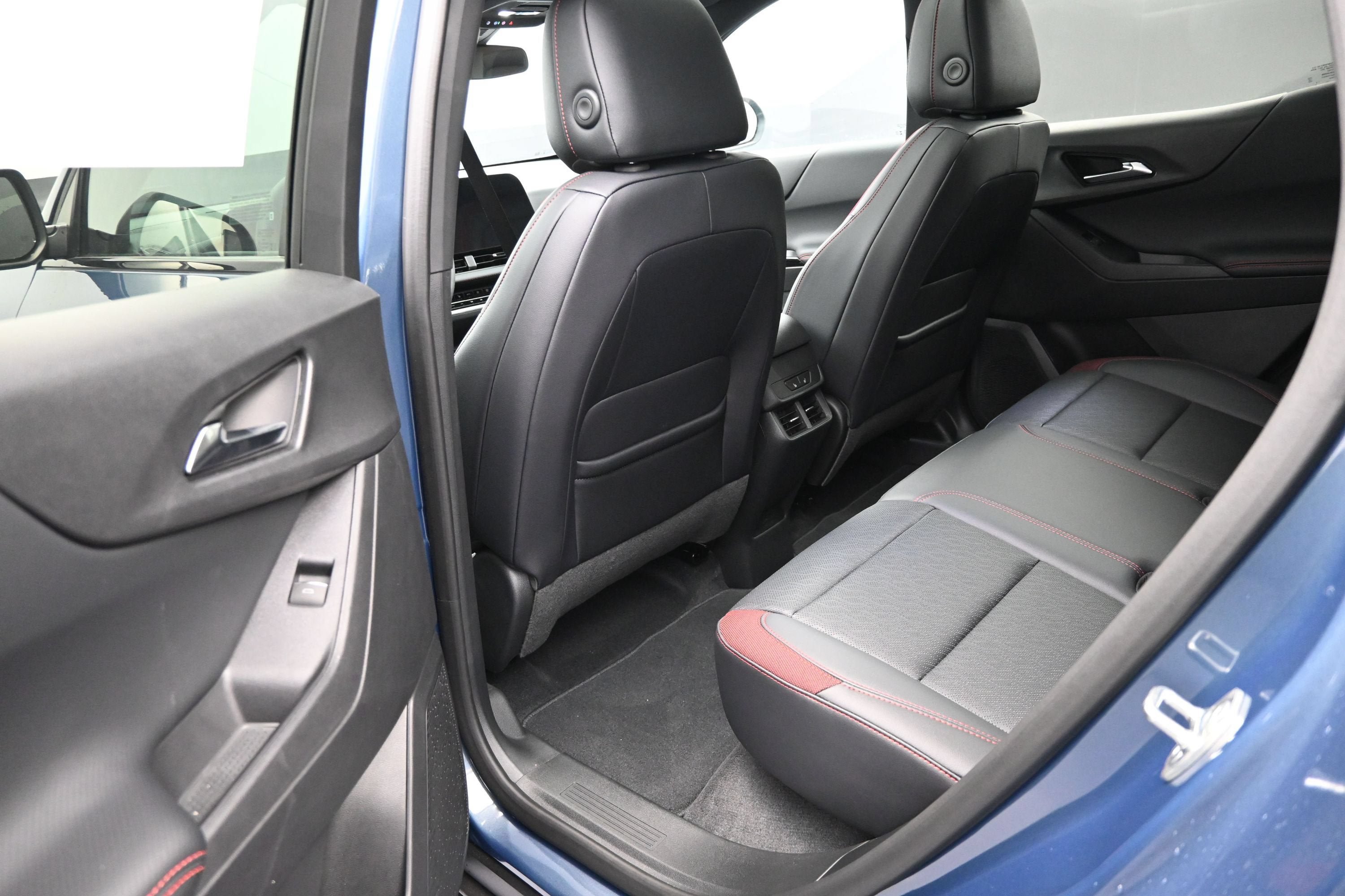 New 2027 Chevrolet Equinox RS w/ Convenience Package III AWD/4WD image 32