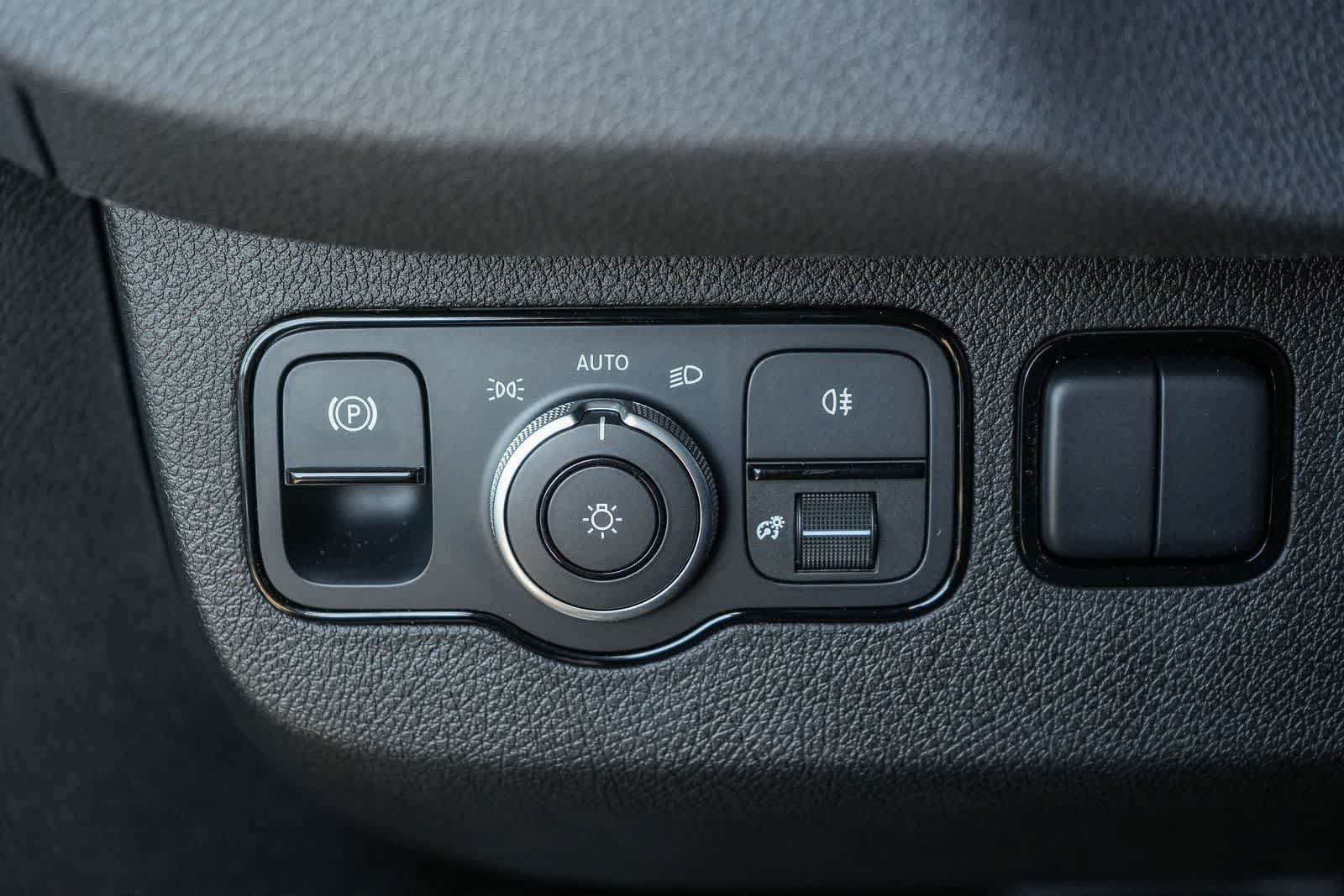 New 2025 Mercedes-Benz eSprinter 170 Cargo image 24