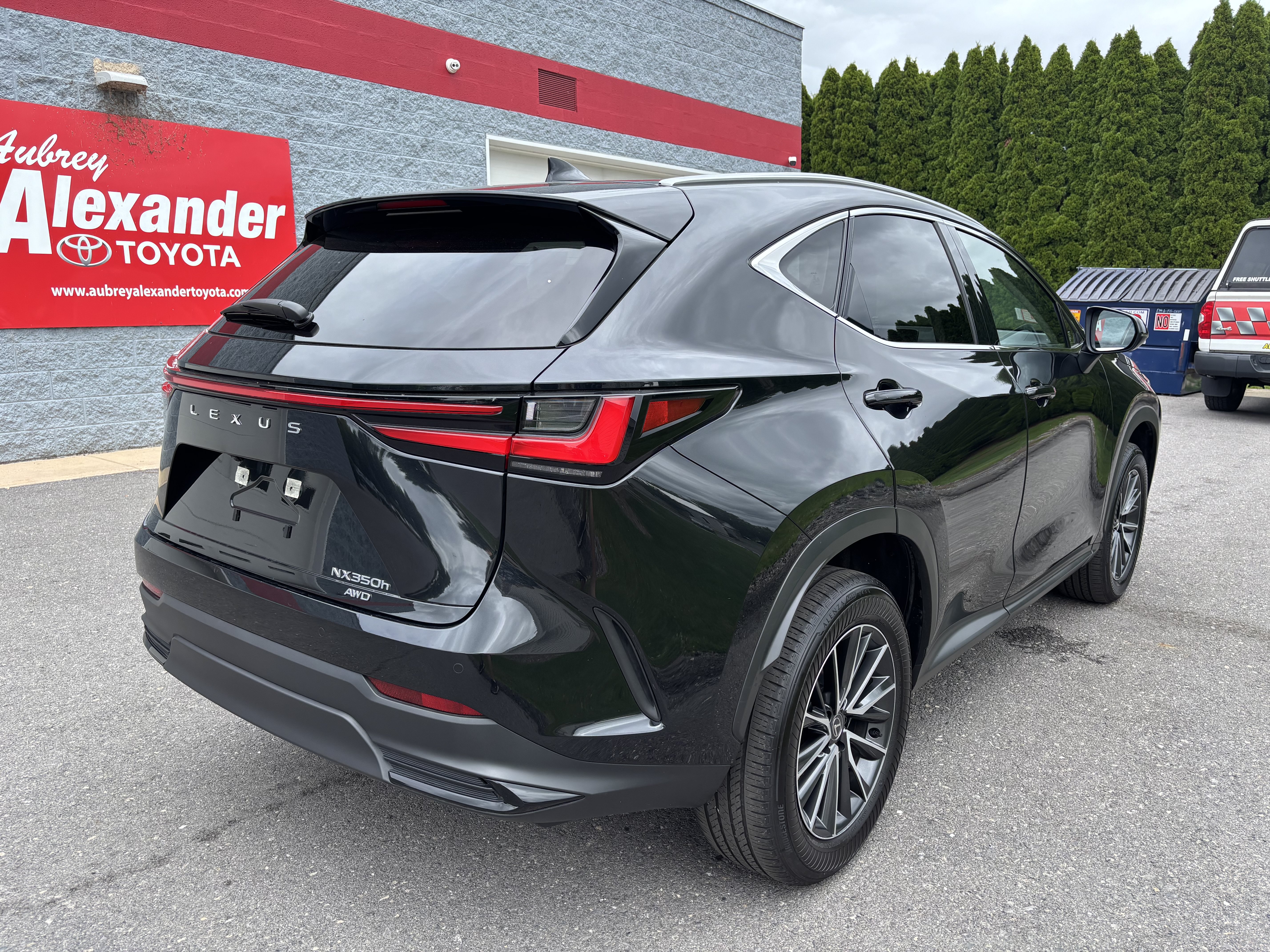 Used 2024 Lexus NX 350h AWD video 3